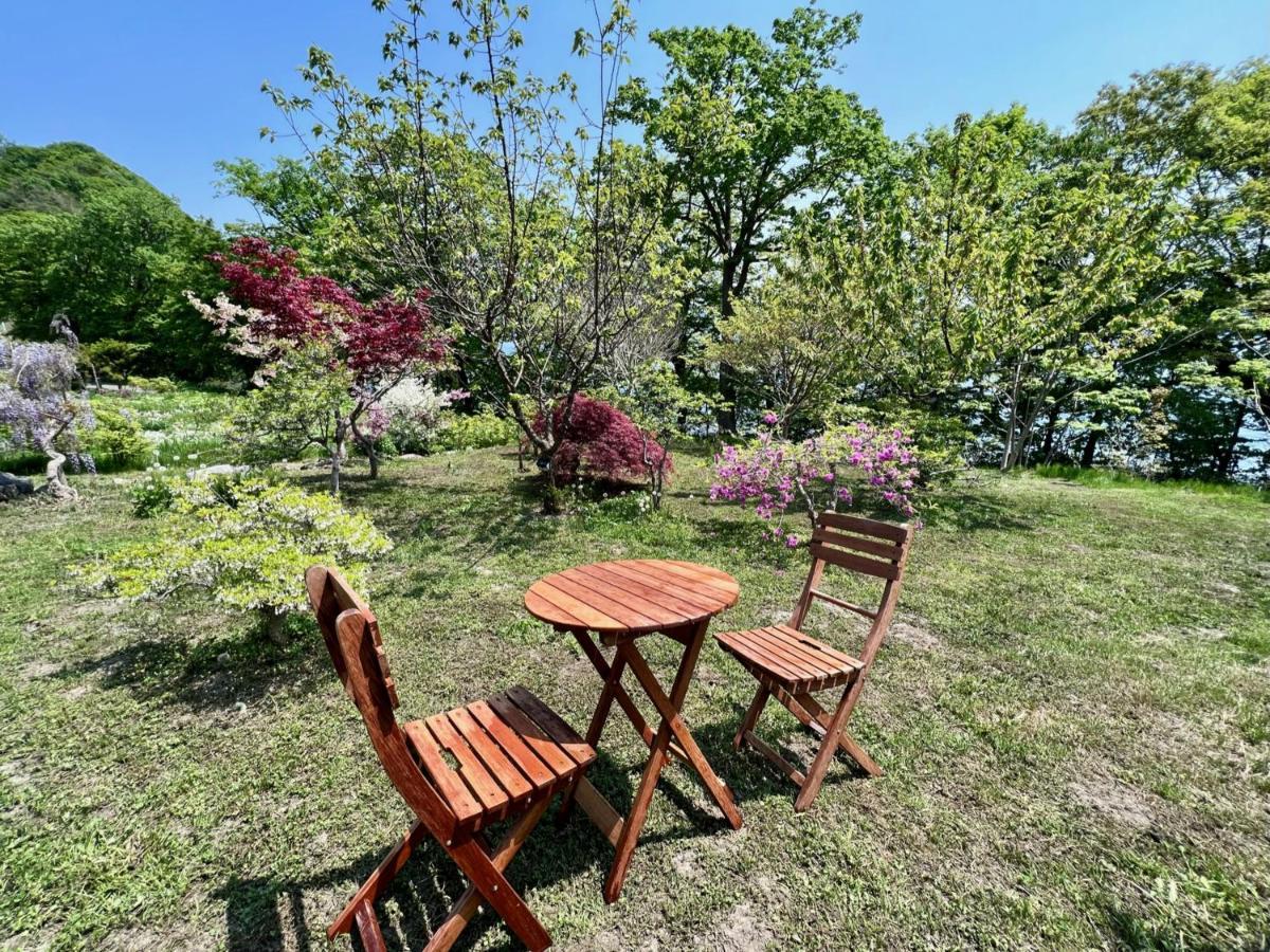 Toyako Yellow House By Lake Toya מראה חיצוני תמונה